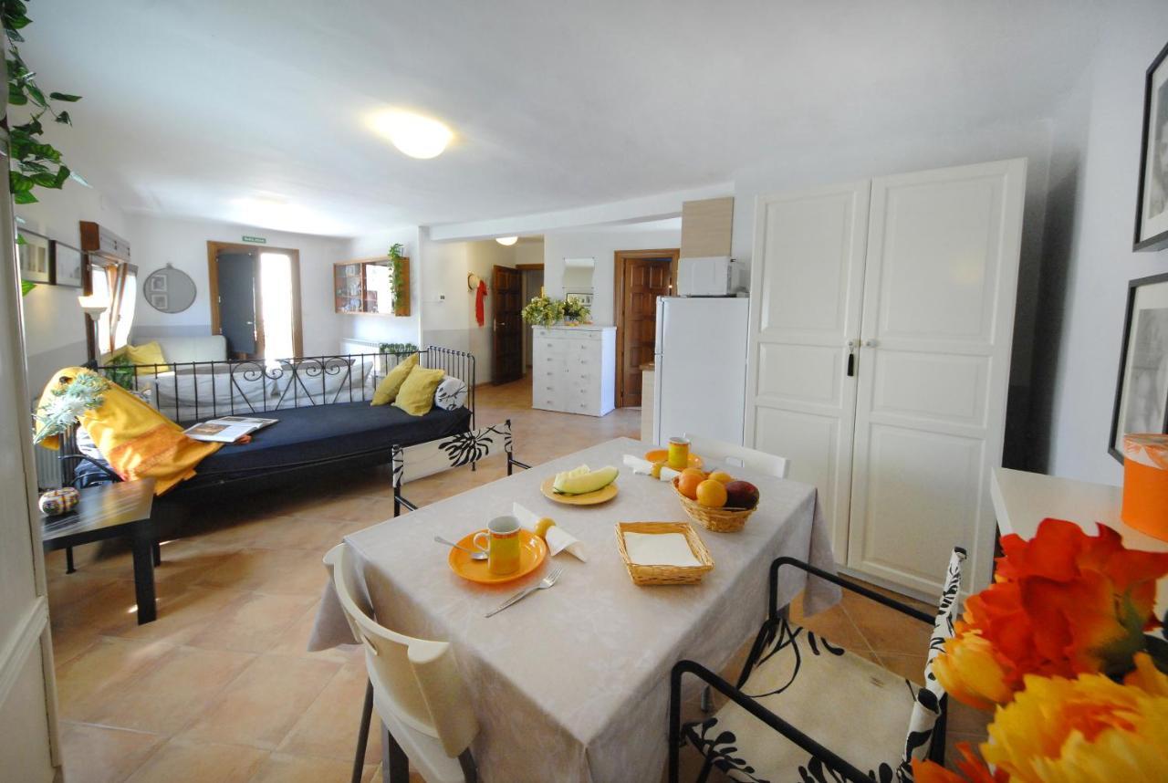 Casa Rural "Hazanas" Adanero Exteriör bild