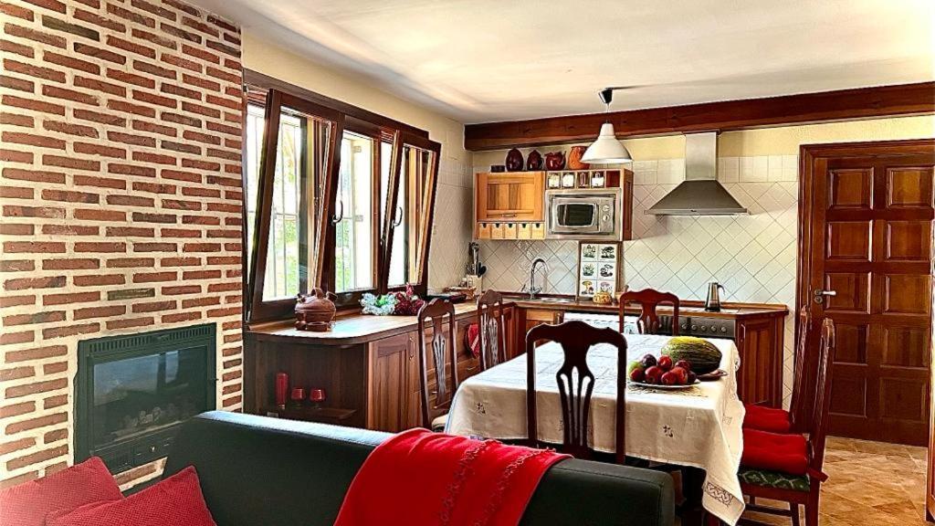 Casa Rural "Hazanas" Adanero Exteriör bild